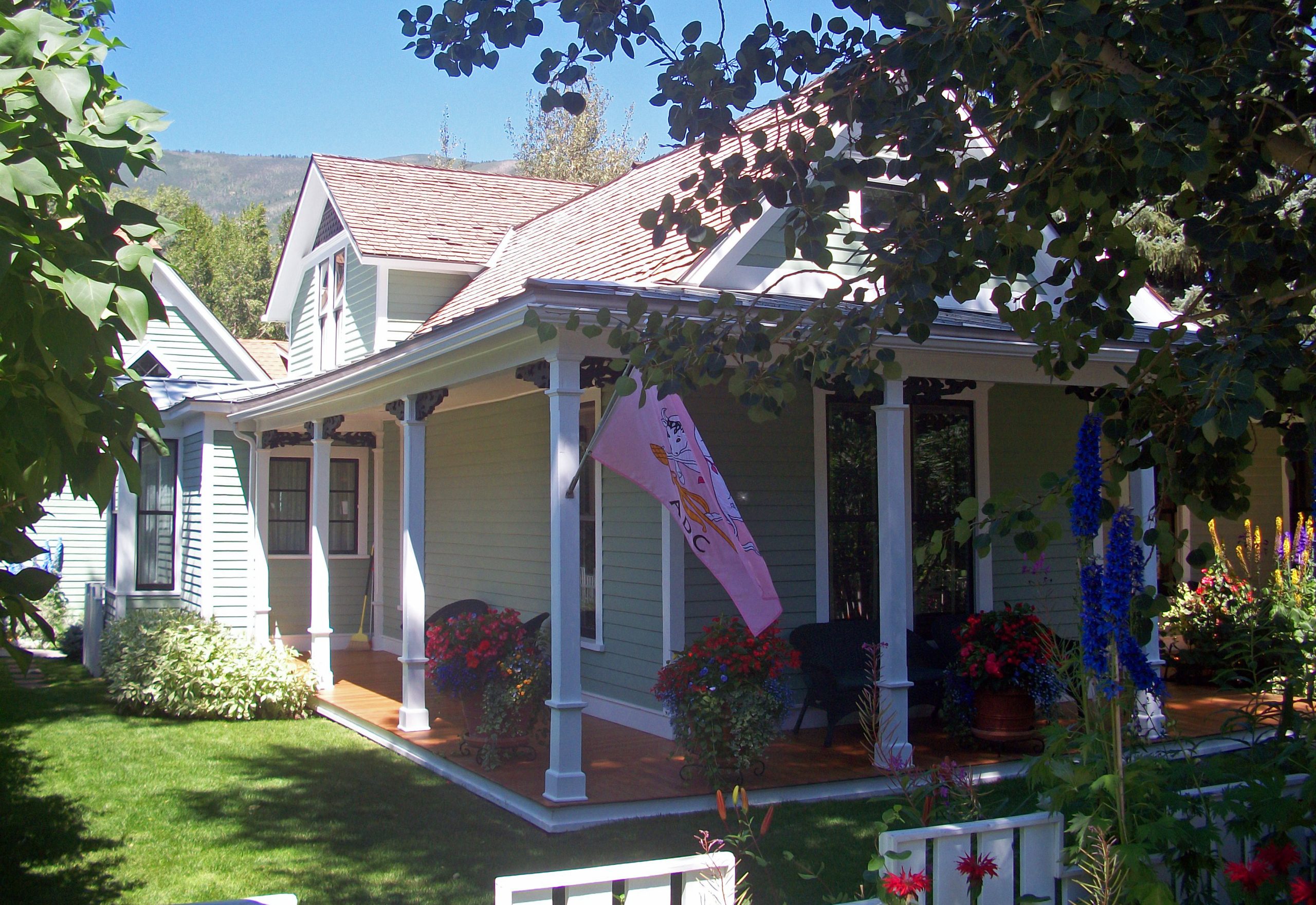 Aspen Victorian heritage home – Samuel I. Hallett House with preserved 1885 log cabin core